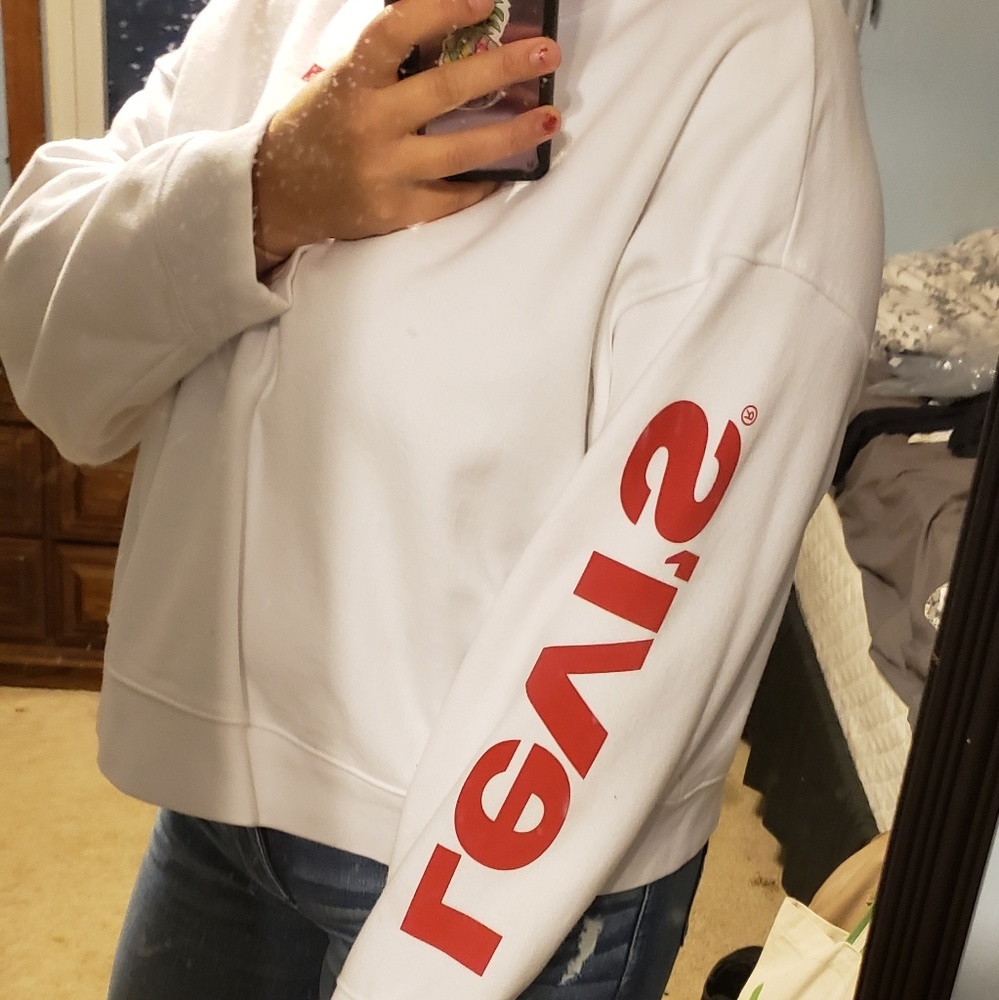 Levi's cropped crew neck sweater